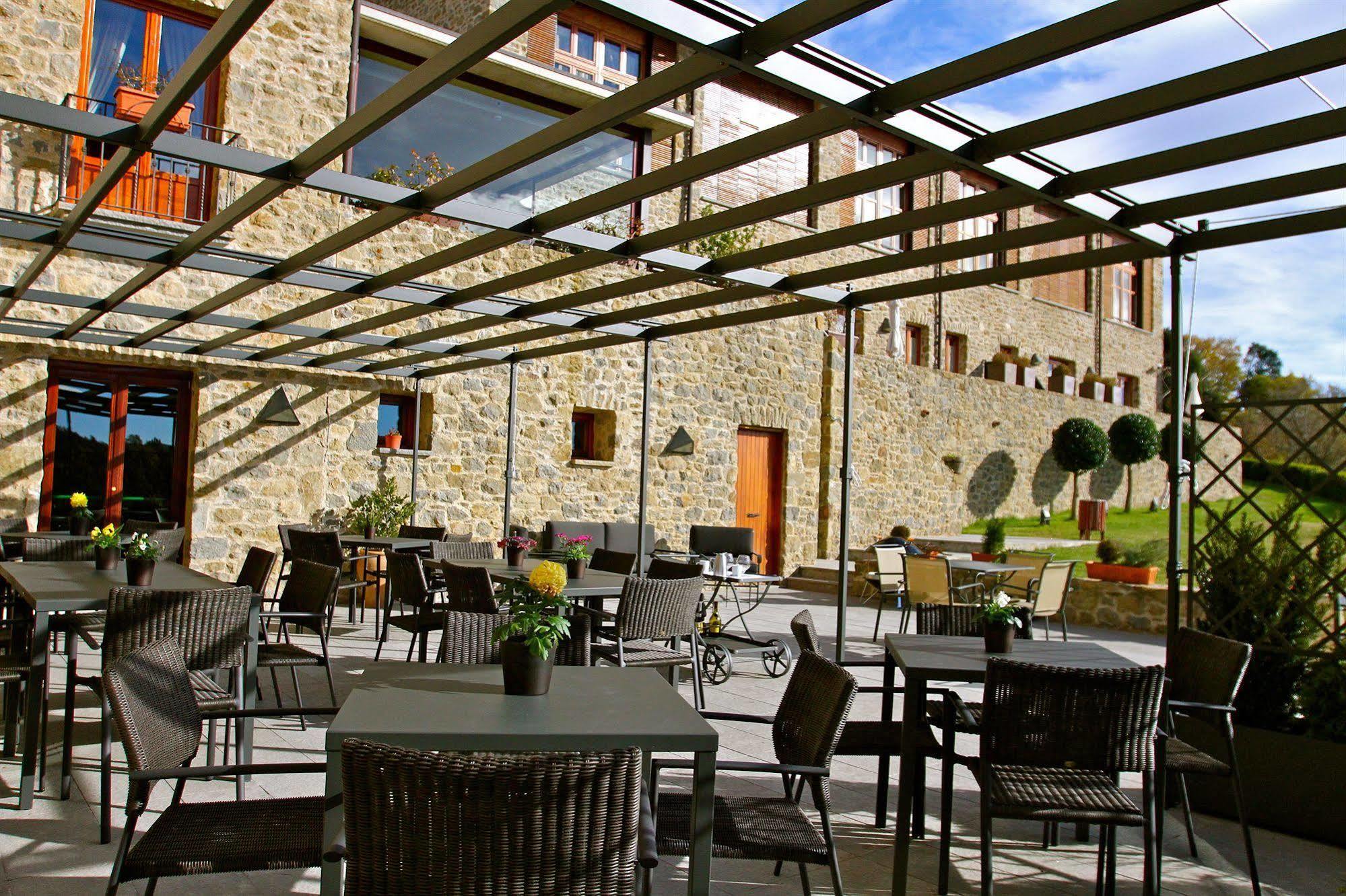 Hotel Restaurante El Ventos Sant Felíu de Pallarols Exteriér fotografie